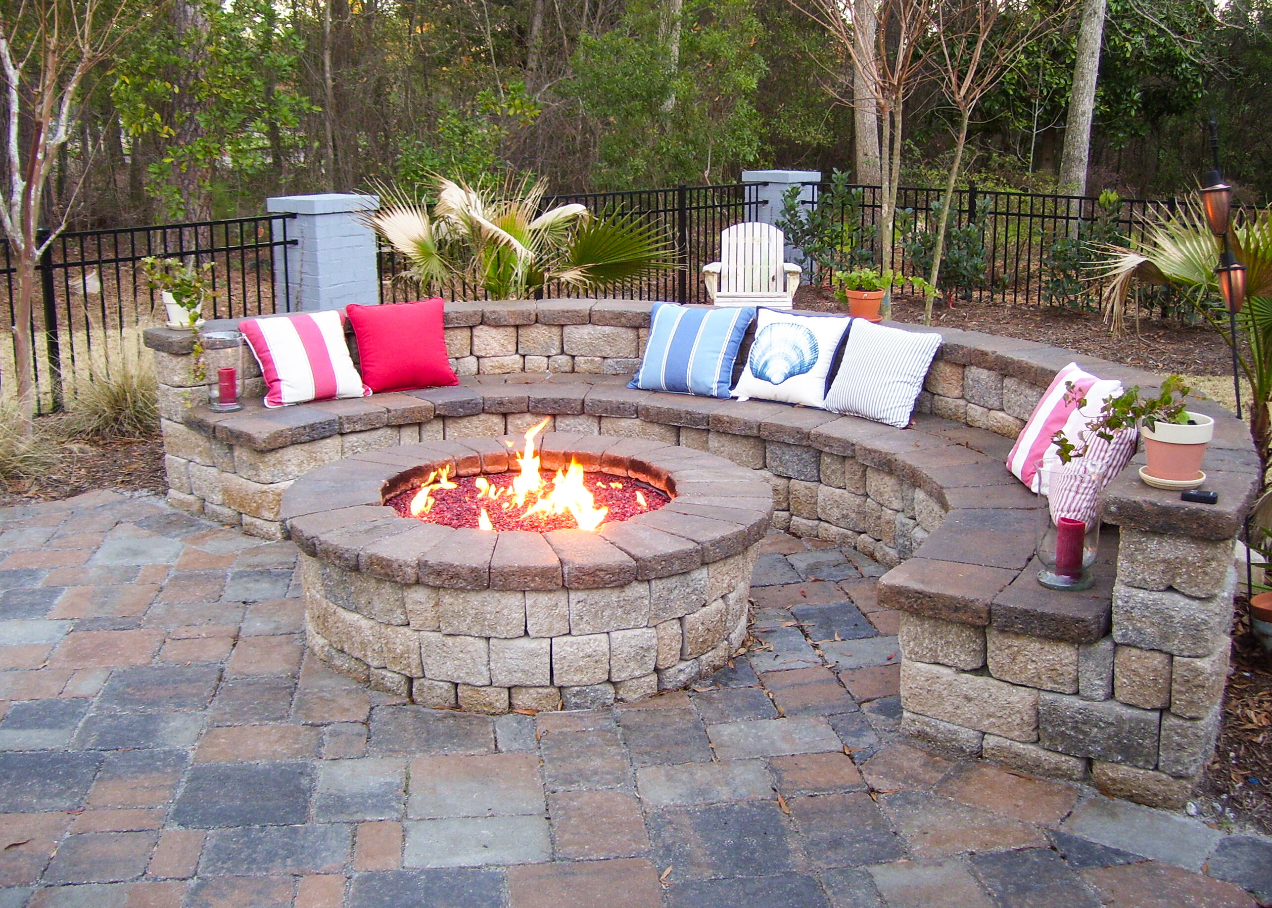 Save time and money with these simple do-it-yourself fire pit kits! 